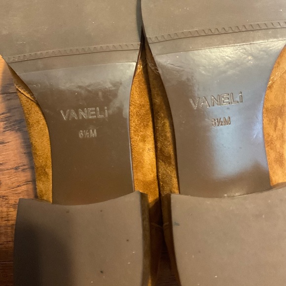 Vaneli Ankle Boots, Booties. - Picture 2 of 7